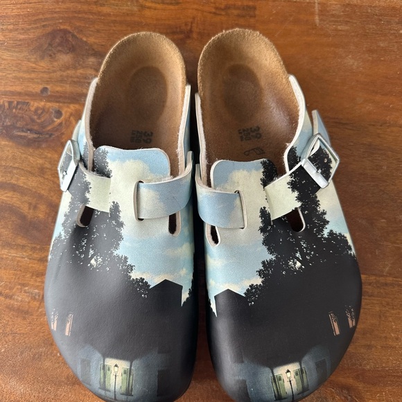 Birkenstock Other - Birkenstock Boston Magritte House Black & Blue Painted motif Clogs‎ 39 Reg width